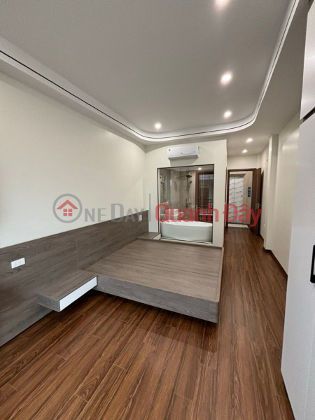 House for sale in alley 94, Thuong Thanh, 40m² x 6 floors, garage, elevator, slightly over 11 billion VND (negotiable). | Vietnam, Sales | đ 11.2 Billion