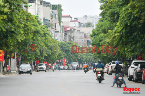 Land for sale in Thanh Nhan, 302m2, 10m frontage, price 38.8 billion, three-story alley, square and rear, near car _0