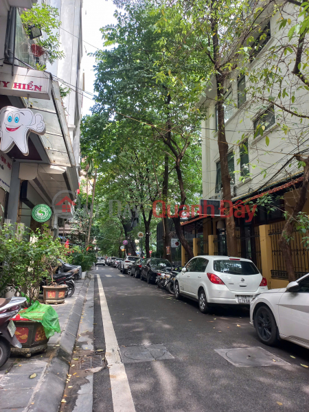 HOUSE FOR SALE IN THANH XUAN, PRIME LOCATION, WIDE SIDEWALK, CAR ACCESS, SUITABLE FOR BUSINESS, OFFICE, SLIGHTLY OVER 30 BILLION VND Sales Listings