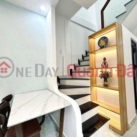 House for sale in Hoa Hao, District 10, HXH is 3 houses away from 3T Front, a little over 8 billion. _0