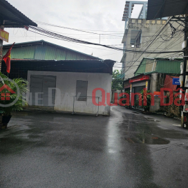 You need a road for 3 cars to avoid each other in Phu Khe.. TU Son. For just over 1 billion, you can own a commercial plot of land. _0