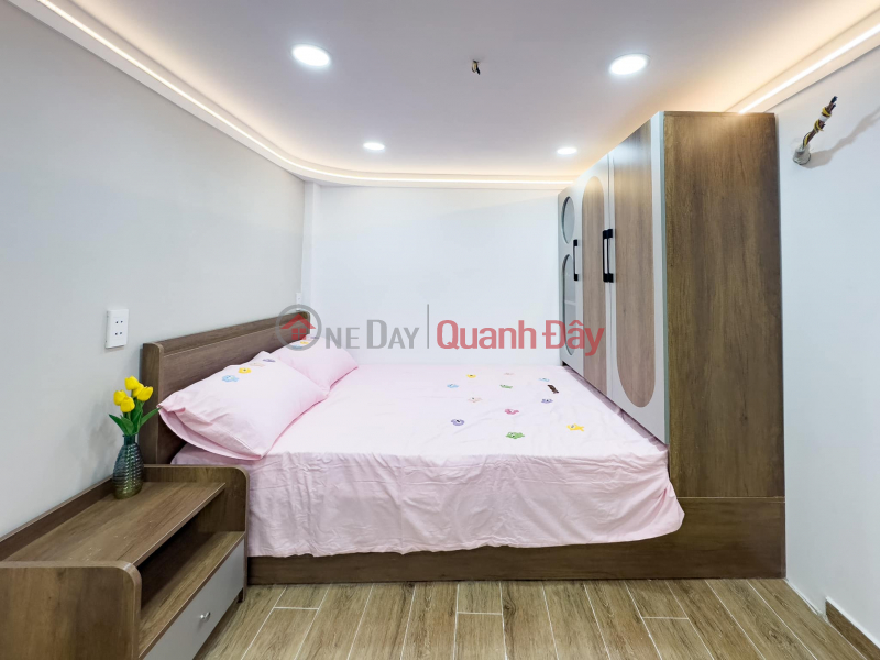 đ 4.25 Billion House for sale in Huynh Van Banh area, 3 floors, 3 bedrooms, over 4 billion