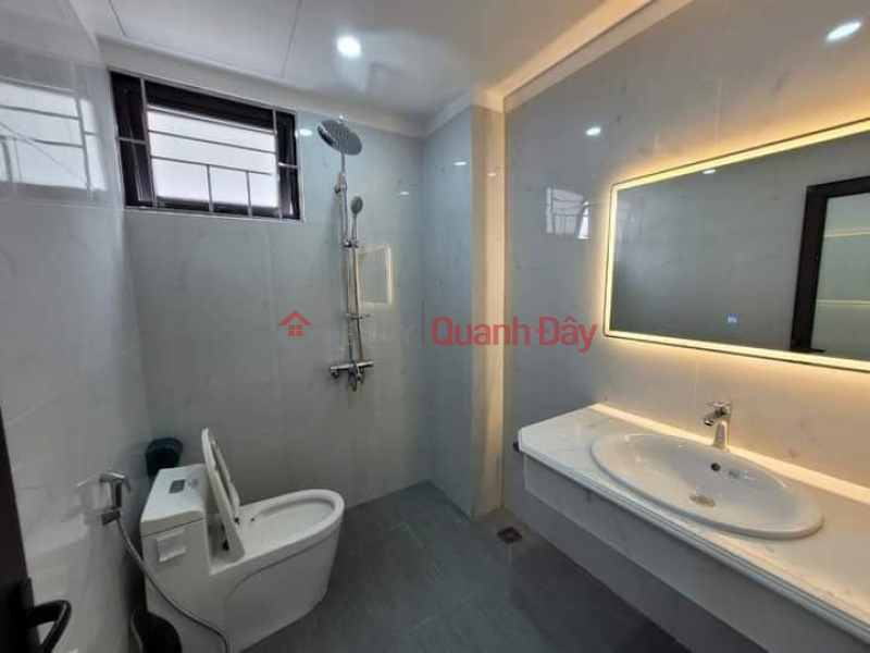 đ 6.25 Billion HOUSE FOR SALE IN TAY HO DISTRICT - VONG THI STREET Area: 51M2 5 FLOORS MT 4M 4 BEDROOM PRICE: 6.25 BILLION FUN FULLY FURNISHED FOR GUESTS TO LIVE IN