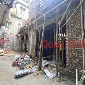 Beautiful House Near Cars, Van Huong Street, Dong Da, Area 40m2, 5 Brand New Floors, Almost Completed, Over 6 Billion. _0