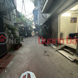 Rare item!!! Only over 4 billion, house 33m x 3 floors, Ngoc Lam market alley, car, small business possible. Contact 0936123469 _0