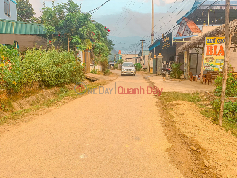 BEAUTIFUL LAND - GOOD PRICE - 2 Lots of Land for Sale Prime Location In Phu Yen District, Son La Vietnam, Sales ₫ 550 Million