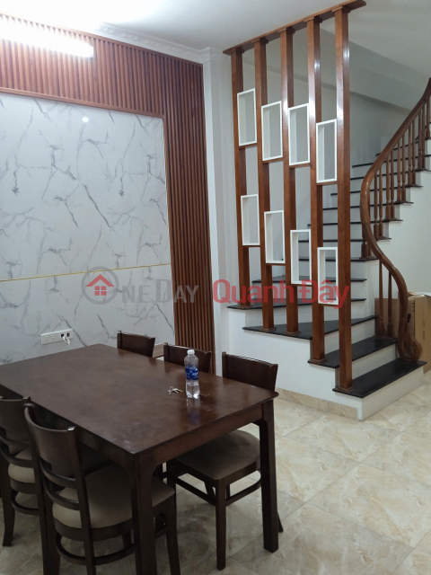 Extremely rare house for rent for online business combined with residential area, Lane 373 Ngoc Hoi, 5 floors, 45m2, 9.5 million _0