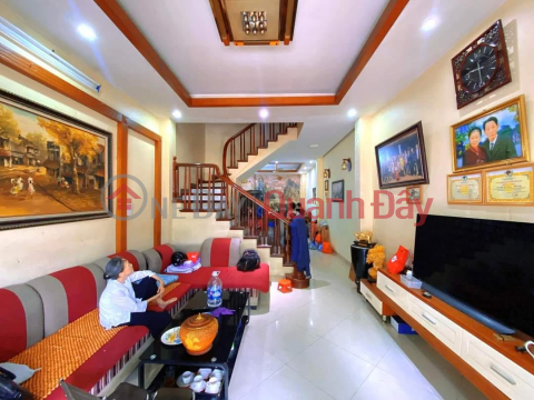 TOWNHOUSE FOR SALE NGUYEN NGOC VU - CAU GIAY AREA: 64 M2 x 5 FLOORS, FRONTAGE 4.4 M _0