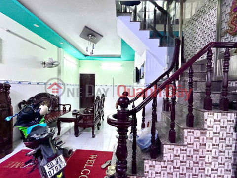 Dong Den car alley, Tan Binh, right in VIP Bau Cat area, near 7 Hien intersection, convenient to go to the airport and central districts. _0