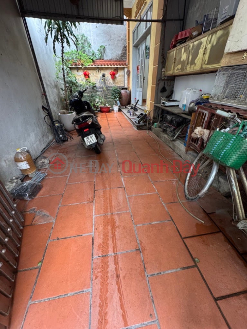 House for sale in Khuyen Luong alley, Tran Phu, Hoang Mai. Area 50m2, 1 floor, 1 bedroom. Owner's red book. Price 5 billion. Contact: _0