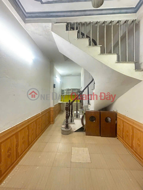 Cho thuê nhà ngõ 13 Lĩnh Nam, 30m2 x 4 tầng, 3 ngủ, 9 triệu _0