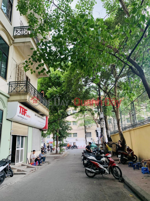 Selling a house on the corner of Le Thanh Nghi alley, DtL: 54m frontage: 15m, price 15 billion VND _0