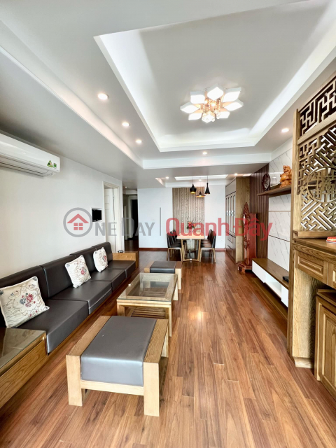 VNT apartment for rent at 19 Nguyen Trai 120m 3 bedrooms 2 bathrooms corner apartment 18 million\/month _0