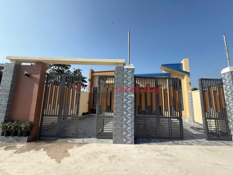 Cần Bán 1 Căn Nhà Duy Nhất - Nằm Trên Đường Lê Duẩn, Long Hải - Gần biển, chợ, trường học Niêm yết bán