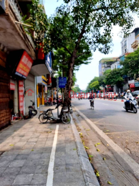House for sale on Ton Duc Thang Street, Dong Da District. 42m Frontage 4m Approximately 18 Billion. Commitment to Real Photos Accurate Description. Sales Listings