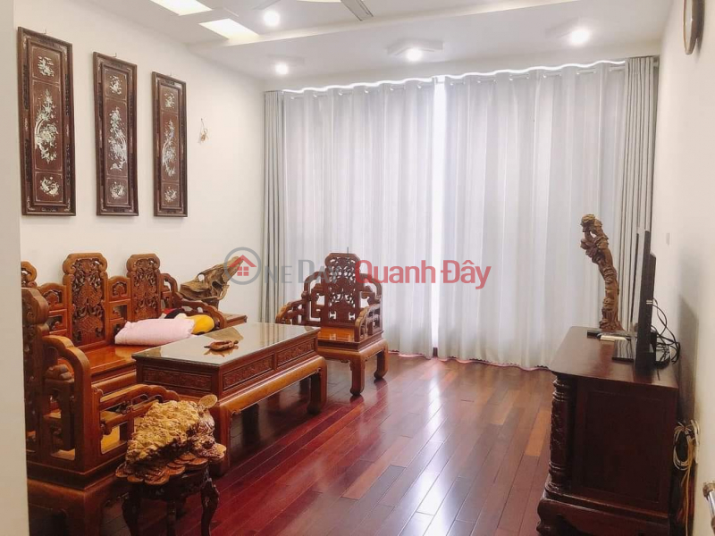 Urgent sale of house 95m2 Nghi Tam street, Tay Ho Car park Doorway Investment price 8.6 Billion VND Sales Listings