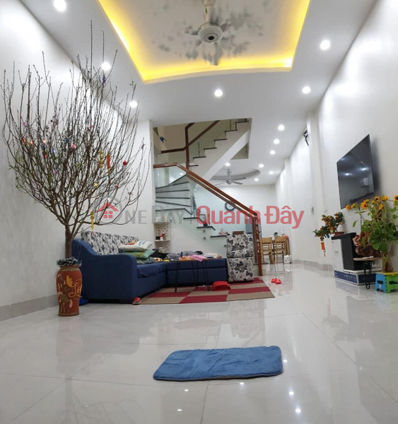 Whole apartment for rent in Cu Khoi street, Long Bien. 55m2 * 3 floors * 3 bedrooms. fully furnished Rental Listings