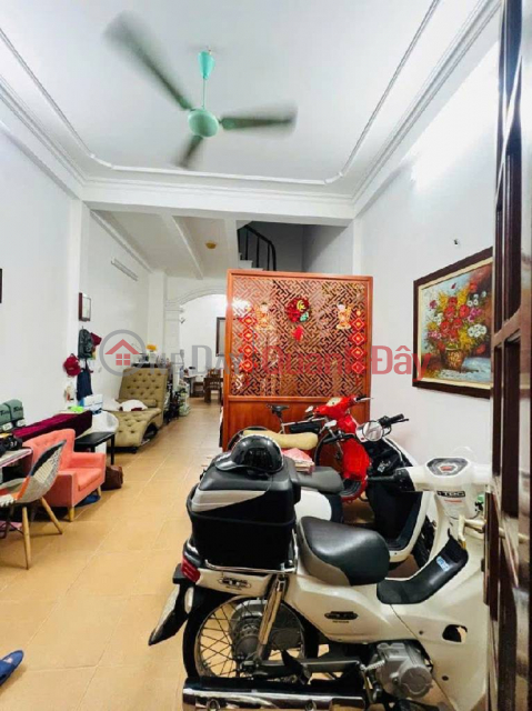 Hoang Cau 47m, 10m car access, 2 open spaces, super rare, full furniture included _0