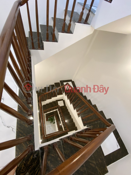 đ 6.85 Billion Ngoc Thuy House - Car-parking elevator, single, near Hong Tien street 40m, right at Ngoc Thuy market, next to the park