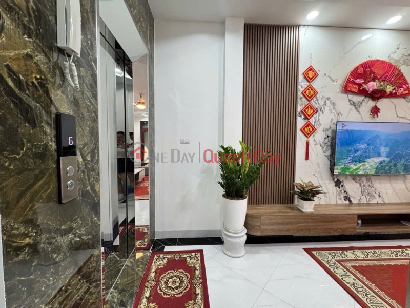 Urgent sale of Thuy Khue house with 6 floors, elevator, near the street, 33m², price 7.6 billion Sales Listings