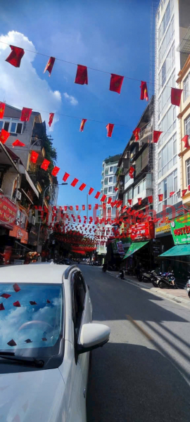 Property Search Vietnam | OneDay | Residential Sales Listings OLD STREET FRONT, HANG THAN STREET – 10 FLOORS – ELEVATOR – FULL RESIDENTIAL LAND TITLE, 1 TITLE 1 OWNER<br \\/> AREA 90M BUILDING 10