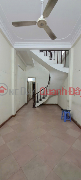 Lane 1295 Giai Phong 45m2 x 3 floors, 3 bedrooms, 3 bathrooms, 11 million\\/month Office, online business, family residence Rental Listings