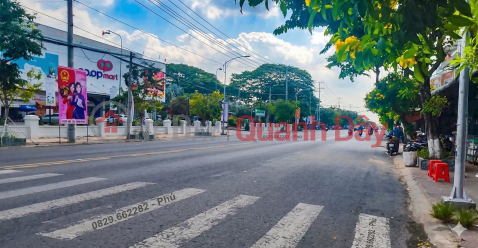 Land for sale on Nguyen Sinh Sac Street, Ward 1, Sa Dec, Dong Thap. 340m2, Red Book title deed, South facing. Price 14.2 billion VND. _0