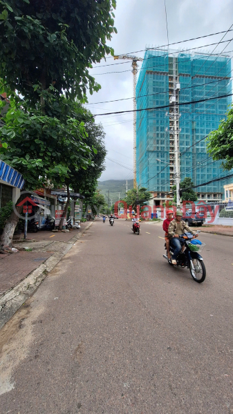 BÁN NHÀ MẶT TIỀN HOÀNG VĂN THỤ. PHƯỜNG QUANG TRUNG. TP QUY NHƠN | Việt Nam Bán, đ 4,7 tỷ