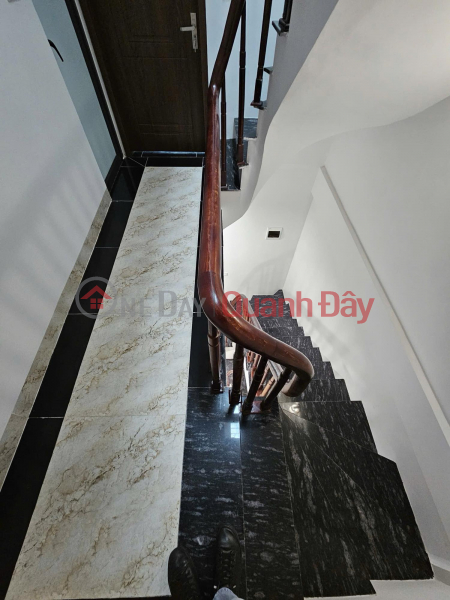 đ 5.65 Billion - Prime Property in Bac Tu Liem, car parking at the gate, 30m² area, 4 floors, 4.5m frontage, only 5.65 billion VND (negotiable)