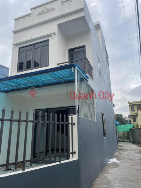 The owner sent for sale a newly built house that is entering the finishing phase of Cho Phu Long alley _0