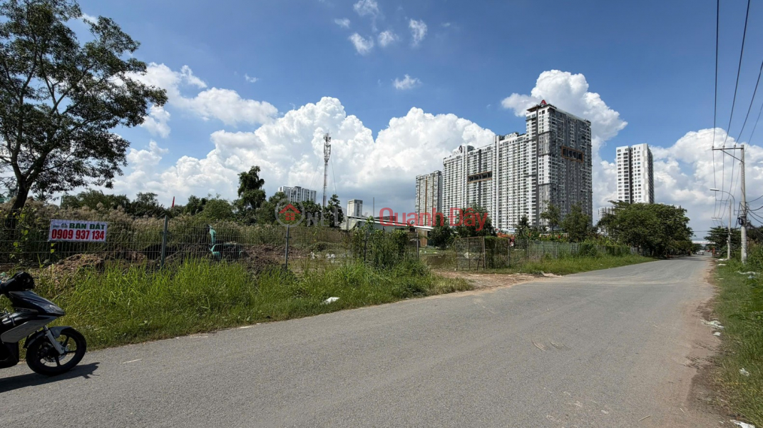 Distressed property on Dao Tri Street, District 7, over 6,000m2 - Generating rental income, at an extremely competitive market price. Vietnam, Sales đ 180 Billion