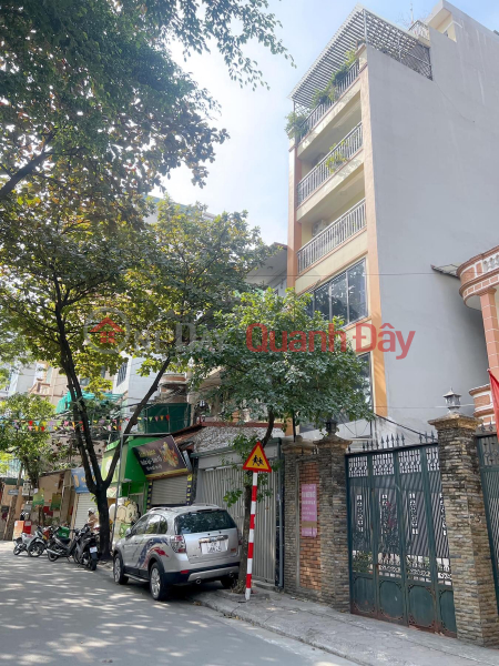 House for sale on Hoang Van Thai street, area 200m2, 7.5m, big book Sales Listings