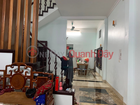 Whole house for rent on Minh Khai street 100m2 * 6 floors * 11 bedrooms _0