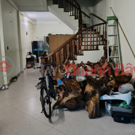 Townhouse in Thai Ha - Dong Da District Center - Rare corner plot - Parking available - Near metro station - Slightly over 19 billion VND _0