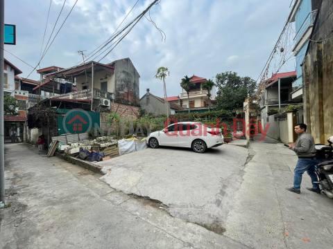 CAR PARKED, NEAR TAN TAY DO - TRoi Crossroads, 2 open sides, subdivided lot, EXTREMELY RARE. INCREDIBLY 1 BILLION - Location: Bat Phuc, _0