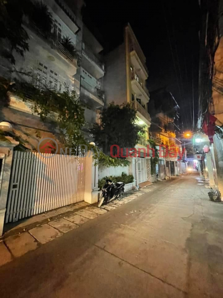 Property Search Vietnam | OneDay | Residential Sales Listings | Selling 5-storey house Nguyen Hoang Ton, avoiding cars, doing business in front of the house with a permanent park, priced at just over 7 billion VND