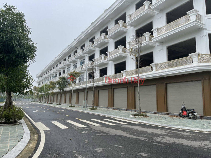 Chính chủ cần chuyển nhượng căn nhà phố 4 tầng ngay cạnh chung cư Quảng Thắng, giá rẻ hơn 1 tỷ, Việt Nam Bán | ₫ 3,9 tỷ