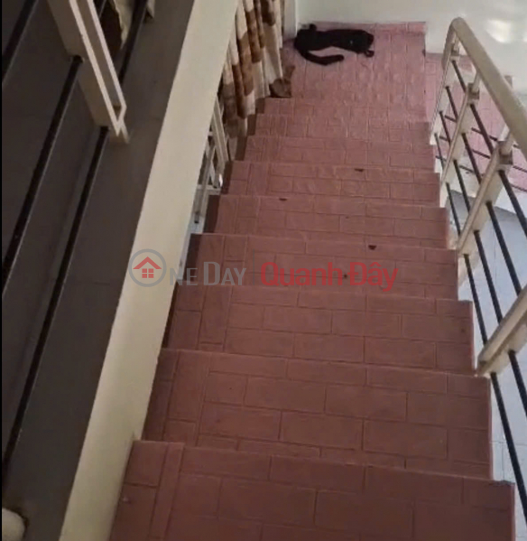 ► Cho thuê nhà MT Phó Đức Chính 7 triệu, 130m2, C4, 2pn 2WC, Sân rộng,Ô tô đậu | Việt Nam, Cho thuê đ 7 triệu/ tháng