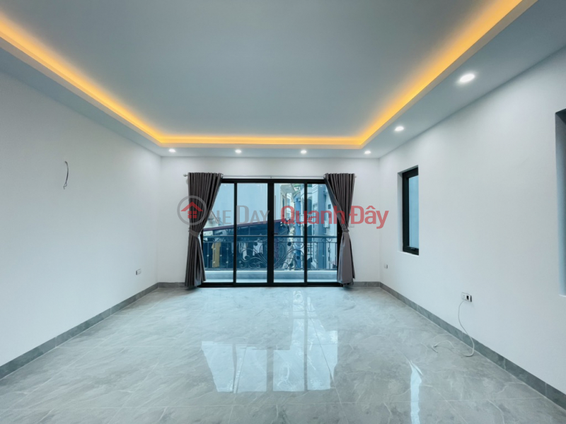 đ 12.9 Billion Kim Giang, corner lot, 2 open spaces, elevator, car access, rear blooming to attract fortune