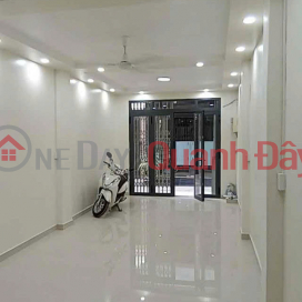 3-story Alley House on Nguyen Tieu La, 3.5 x 14m, 2 bedrooms _0