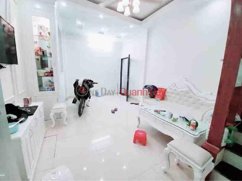 Khuong Trung townhouse for sale - 1 step to Nga Tu So - 3 billion - 30m - neoclassical furniture - good security Sales Listings