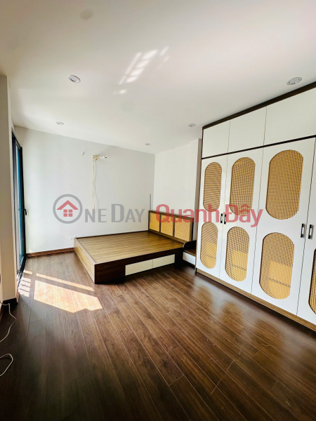 đ 6.9 Billion | Private house for sale in Thuy Khue, Tay Ho, 30m, 6 floors, elevator, beautiful house near the street, right away, price 6 billion, contact 0817606560