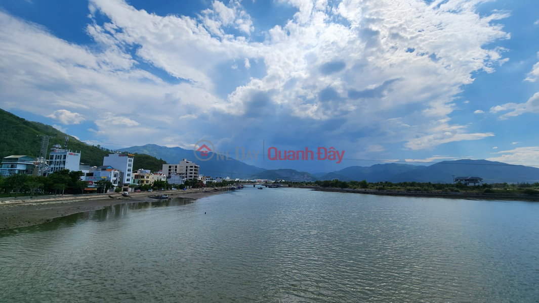 Phuoc Dong motel under Binh Tan bridge cost 6 billion 300 with 10pn | Vietnam Sales, đ 6.3 Billion