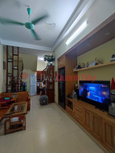 Minh Khai house, 10m to the car, nice house in Ngai, DT35m2, the price is a little bit 3 billion. Sales Listings