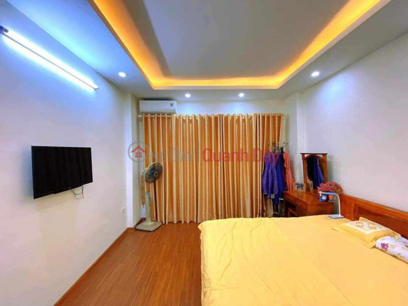 đ 6.35 Billion HOUSE FOR SALE 6 storeys DUONG QUANG HAM - CAU Giay Center - 6 storeys glitter - QUALITY FURNITURE - CAR SURROUND - OWNER