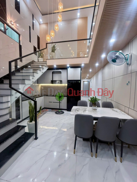 ► House in a wide alley, straight and directly accessible from Tran Cao Van street, 92m2, 5.4m frontage, 2 floors, 4 bedrooms, ready to move in. Sales Listings