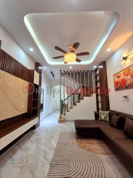 Bán nhà 4 tầng, 42m², ô tô đỗ cửa, ngõ thông kinh doanh, Quỳnh Lôi, Hai Bà Trưng - 8.5 tỷ Niêm yết bán