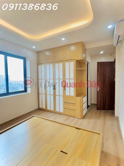 Corner apartment at 137 Nguyen Ngoc Vu, 77m², 3 bedrooms, beautiful new interior, 6.9 billion VND, Cau Giay District. _0