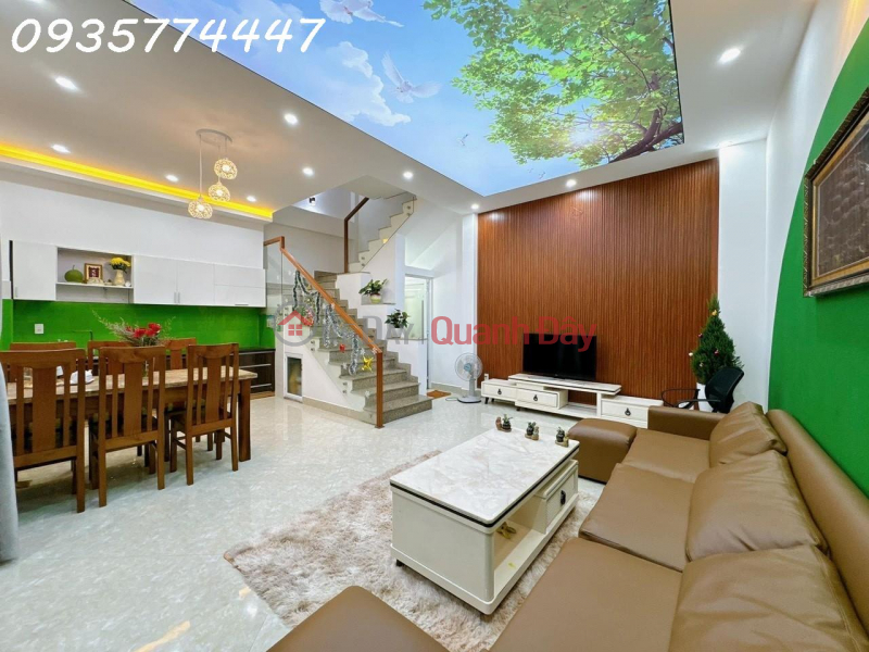 Beautiful house with 7m paved asphalt. Cars are parked 24\\/24 Nguyen Huu Tho, Hai Chau. Sales Listings