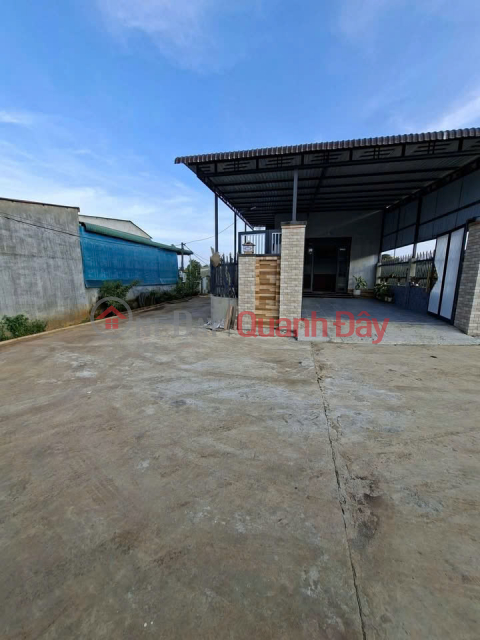 Chính chủ bán nhà 2 mặt tiền, sân 2 ô tô, đất nở hậu - Full nội thất, chỉ 1,55 tỷ, tiềm năng cao _0
